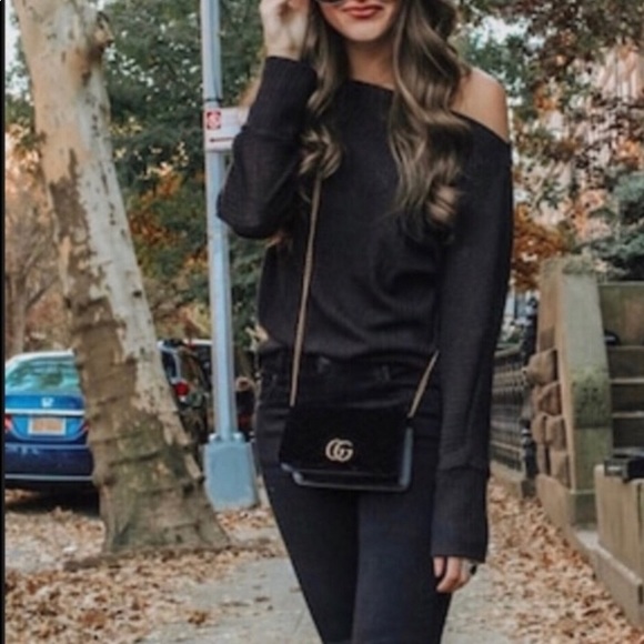 LAST 1 ❗️SALE❗️Off the shoulder knit top - Picture 3 of 8